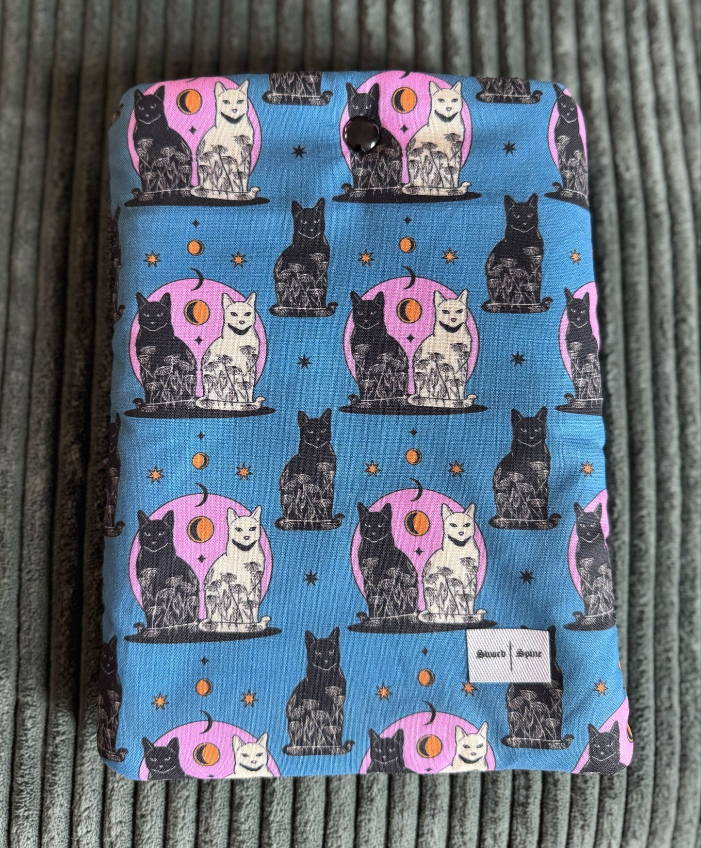 The Familiars | Fantasy Romance Kindle E-Reader Sleeve